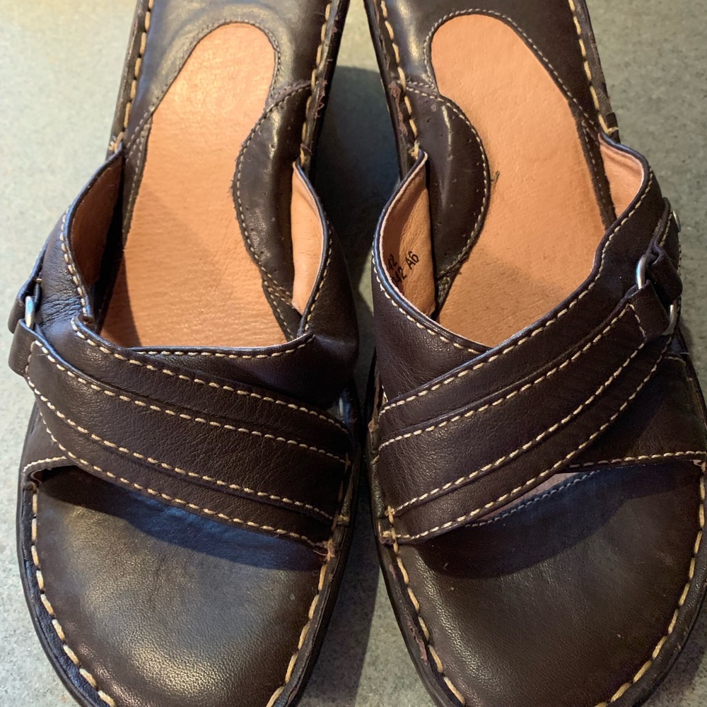 BORN slide ons